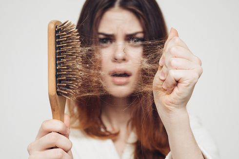 Rambut Rontok? Sebaiknya Hindari Konsumsi Makanan Ini