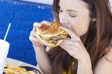 Studi: Melihat Orang Makan Junk Food Bikin Nafsu Makan Turun
