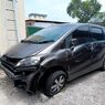 Tabrak Motor di Lampu Merah, Mobil Freed Terbalik di Jalan Slamet Riyadi Solo