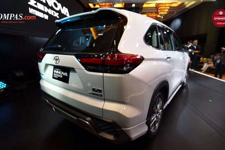 Toyota Kijang Innova Zenix Hybrid Modellista