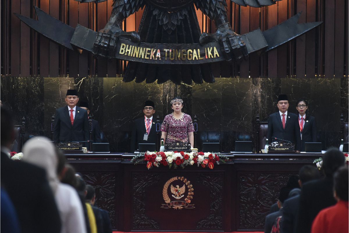 Ketua Dewan Perwakilan Rakyat (DPR) RI Puan Maharani membuka Sidang Paripurna Pembukaan Masa Persidangan I Tahun Sidang 2023-2024 DPR RI di Gedung Nusantara, Kompleks Parlemen, Senayan, Jakarta, Rabu (16/8/2023). 