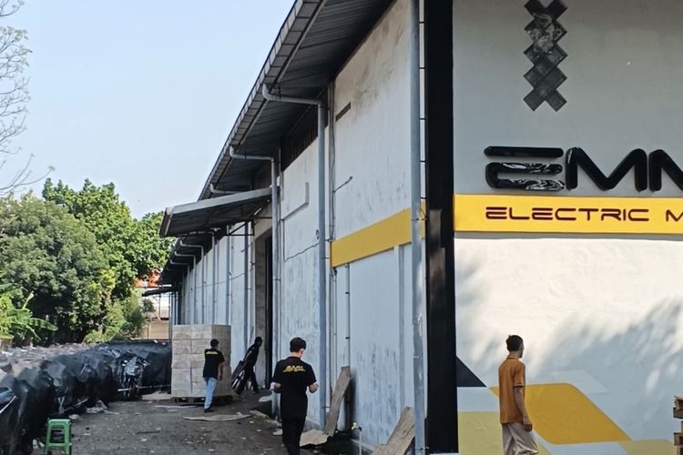 Disegel Kejagung, Gudang Motor Listrik MBG di Sentul Bogor Tetap Beroperasi Normal