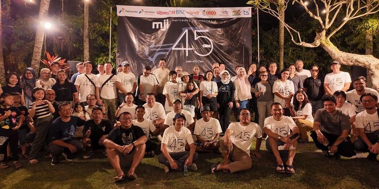  Mercedes Jip Indonesia baru saja menggelar touring ?45 years of G-Class East Java Bali?.