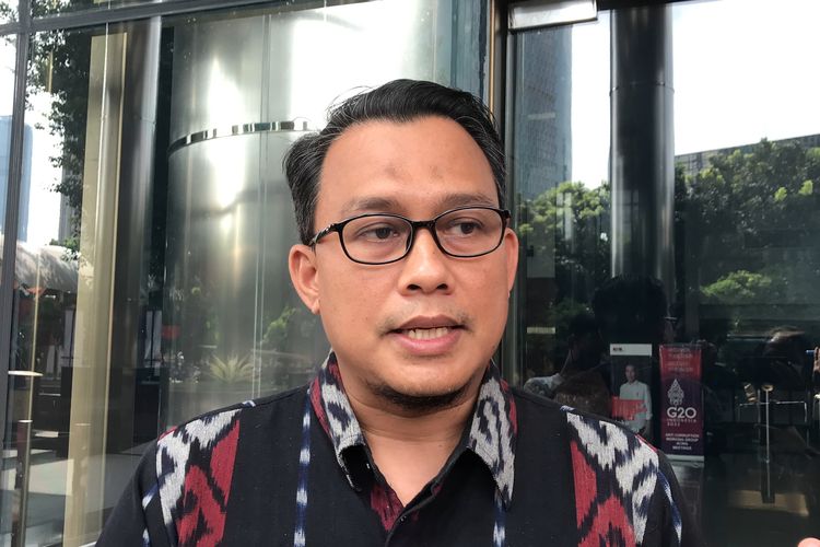 Pelaksana Tugas Juru Bicara KPK Ali Fikri saat ditemui di Gedung Merah Putih KPK, Jakarta, Kamis (12/5/2022).