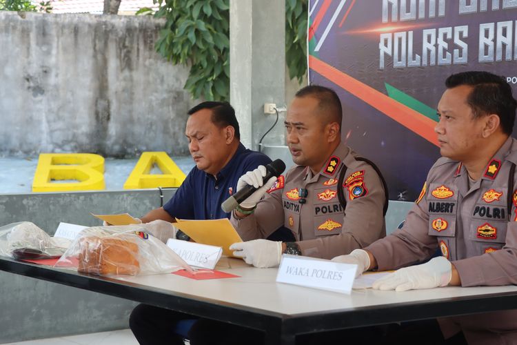 Berawal dari Razia Mobil Travel, Polisi Sita 1,04 Kilogram Sabu di Bangka Barat