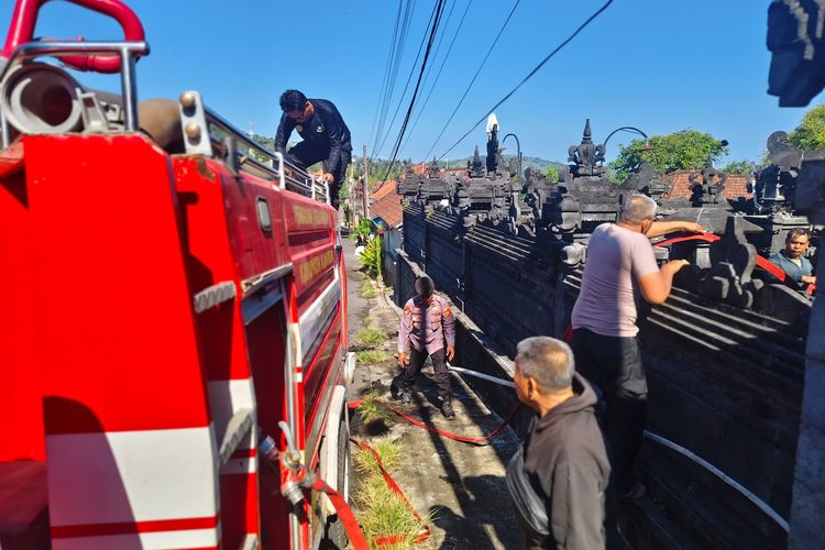 Pura di Klungkung Bali Terbakar, 7 Pelinggih Hangus Dilalap Api
