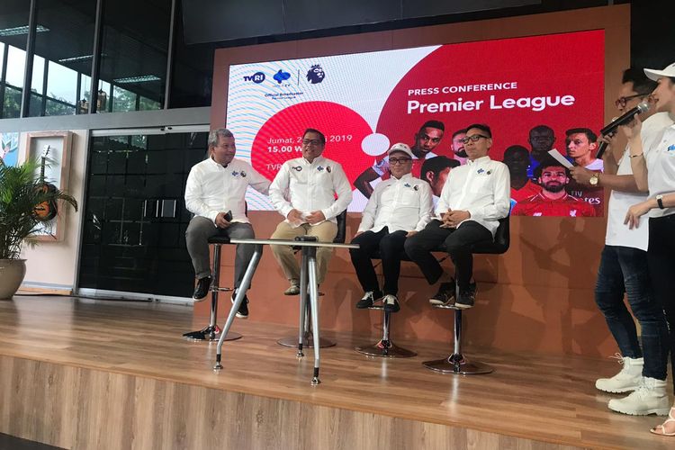 Para petinggi TVRI menghadiri konferensi pers mengenai akan mulai ditayangkannya siaran langsung English Premier League musim 2019-2020 di stasiun tv tersebut, Jakarta, Jumat (21/6/2019)