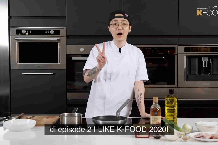 Chef Jun, demo masak makanan Korea. 