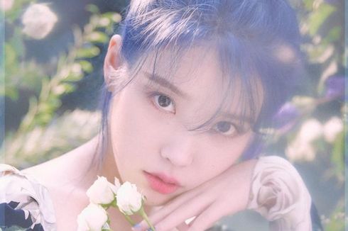 IU Pamer Hadiah Macaron Manis dari Lee Do Hyun