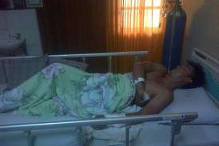 Afong saat menjalani perawatan di RS Santo Vincentius Singkawang