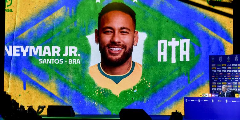 Carlo Ancelotti, pelatih kepala timnas Brasil, mengumumkan nama Neymar masuk ke dalam skuad Piala Dunia 2026 di Rio de Janeiro, Brasil, 18 Mei 2026.