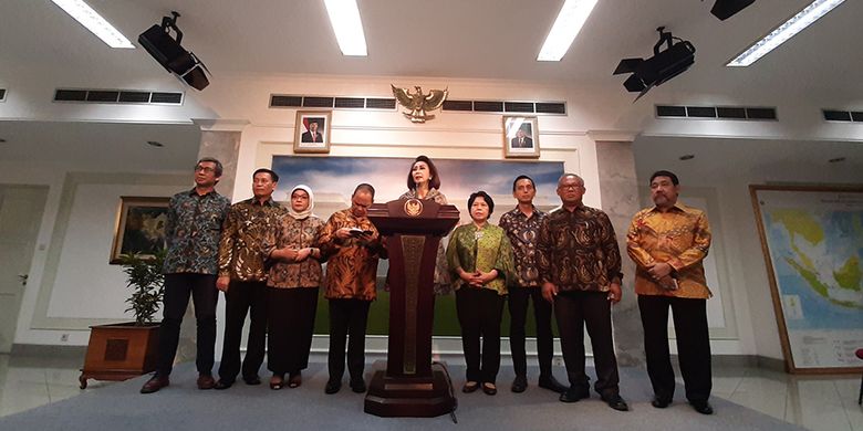 Panitia Seleksi Calon Pimpinan Komisi Pemberantasan Korupsi (KPK) usai bertemu Presiden Jokowi di Istana Kepresidenan, Jakarta, Senin (17/6/2019). Dari pertemuan tersebut, Presiden berharap Pansel KPK menghasilkan calon pimpinan KPK dengan kemampuan managerial dan menguasai dinamika pemberantasan korupsi.