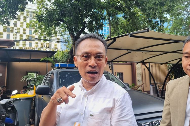 Ketua Majelis Jaringan  Aktivis Pro Demokrasi Iwan Samule di Mabes Polri, Jakarta, Senin (7/11/2022).