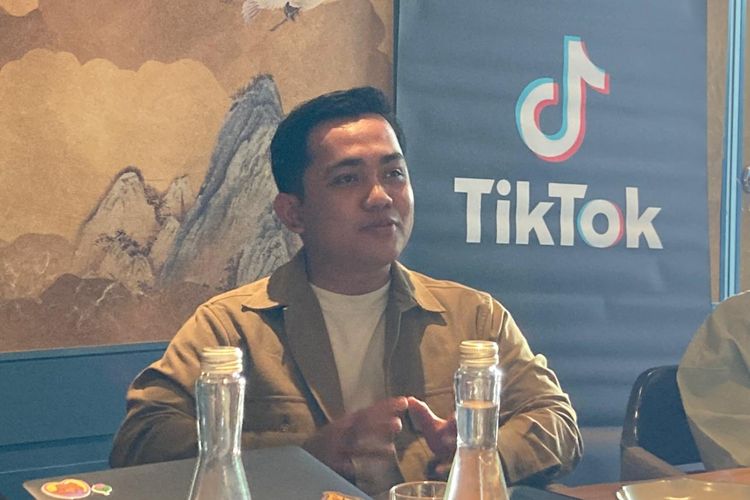 Quality Assurance Specialist di sebuah perusahaan food and beverage, Erwin Setiawan, sekaligus kreator konten Tiktok @anakpanganindonesia, di Group media Interview TikTok bertajuk #SerunyadiTikTok: Kiat Jalani Bulan Ramadan dengan Lebih Sehat dan Seimbang bersama Kreator TikTok di Jakarta Selatan, Kamis (26//2/2026).