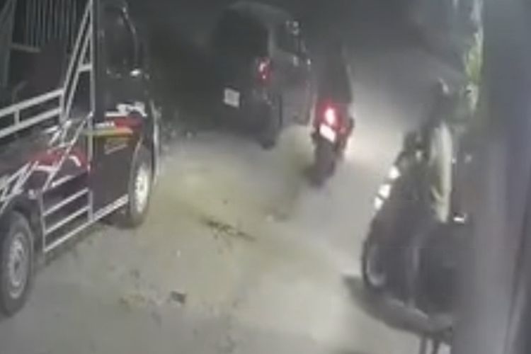 Modus Mengaku Intel Narkoba, Dua Pria di Semarang Rampas Ponsel Penghuni Kos
