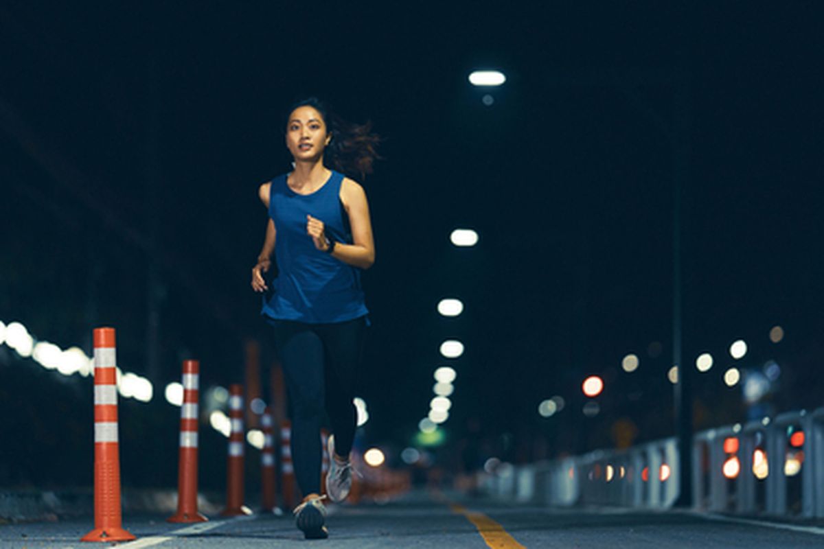 Lari di malam hari ideal bagi orang-orang yang memiliki kesibukan padat di pagi hari.