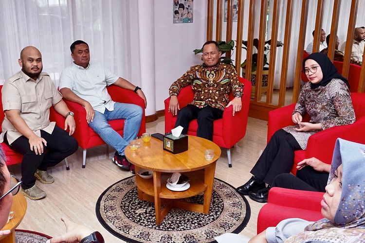Kopassus Turun ke Sawah, Dampingi Petani Jagung Banyuwangi dari Tanam hingga Pemasaran