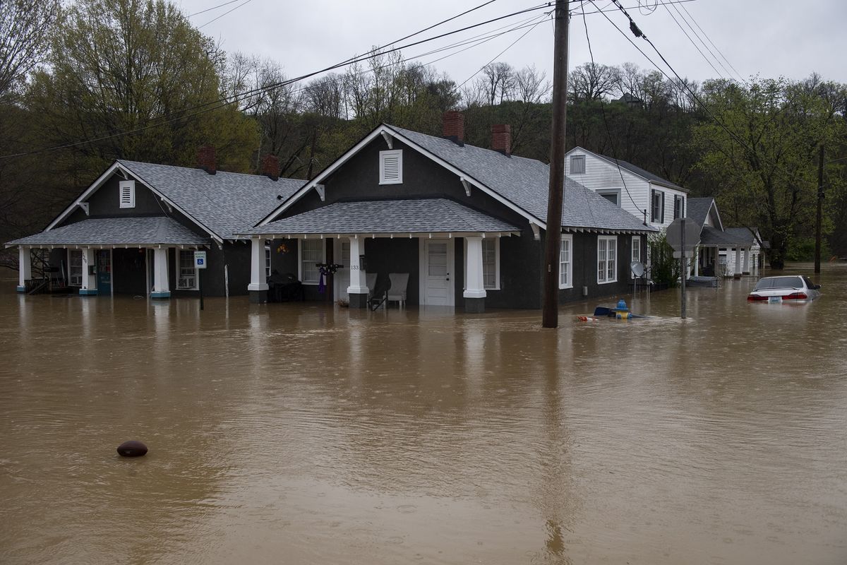Badai dan Banjir Bandang Hantam Wilayah Tengah hingga Timur AS, 16 Tewas