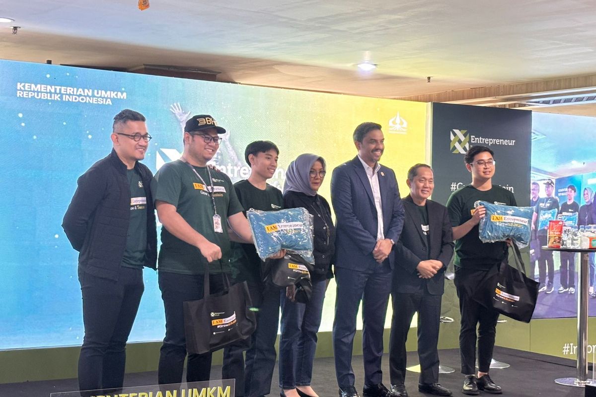 Menteri UMKM, Maman Abdurrahman, memastikan bahwa program Entrepreneur Hub akan terus dilanjutkan karena menurutnya efektif meningkatkan kapasitas dan jejaring wirausaha, sekaligus mendukung pencapaian mencetak wirausaha mapan di Indonesia. Hal ini disampaikan oleh Menteri Maman dalam acara Entrepreneur Hub Jakarta Raya Sesi IV di Universitas Trisakti, Jakarta, Kamis (28/11/2024).