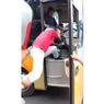 Video Viral Sopir Bus Dihajar Warga karena Ngeblong di Lamongan