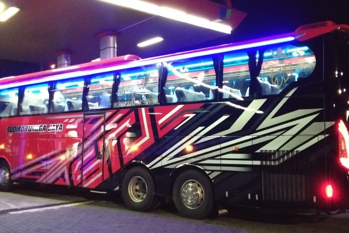Bus AKAP baru PO Sudiro Tungga Jaya