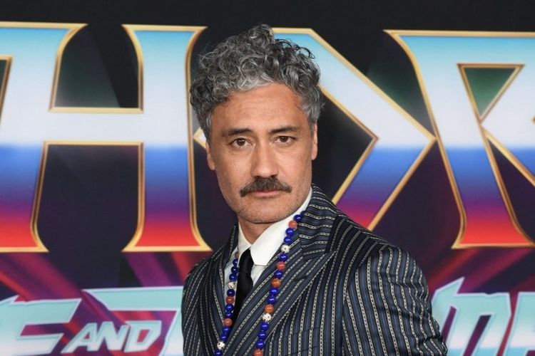 Sutradara dan aktor asal Selandia Baru Taika Waititi menghadiri pemutaran perdana film Thor: Love And Thunder di El Capitan Theatre, Los Angeles, California, pada 23 Juni 2022. 