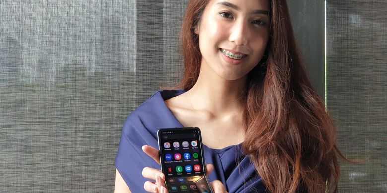 Ponsel Layar Lipat Samsung Galaxy Z Flip Resmi Masuk Indonesia Halaman All Kompas Com