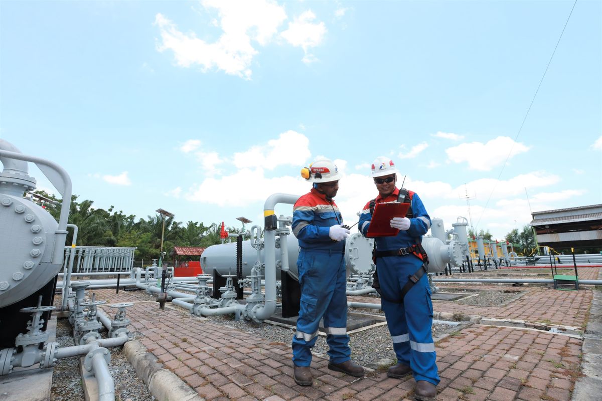 Ilustrasi petugas Pertamina.