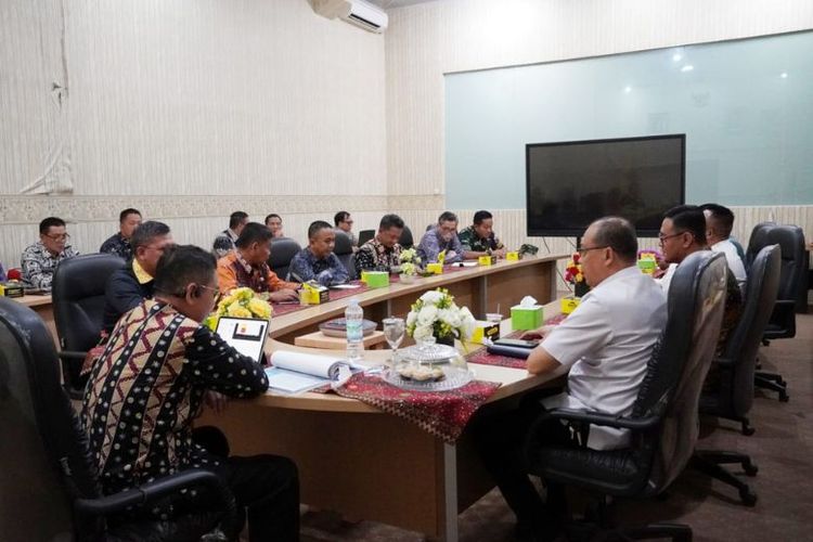 Rapat dilaksanakan di Dinas Kominfotik Provinsi Lampung, Rabu (02/10/2024). 