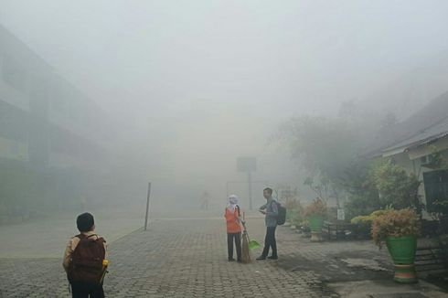 Kabut Asap Pekat di Pekanbaru Kembali Terjadi, Anak Sekolah Dipulangkan