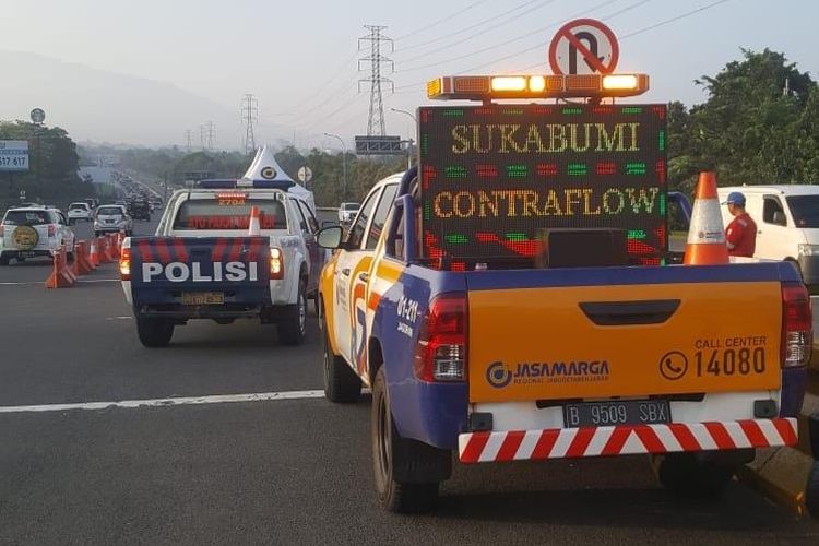 Jasa Marga mulai memberlakukan contraflow di Tol Jagorawi, Rabu (4/5/2022)