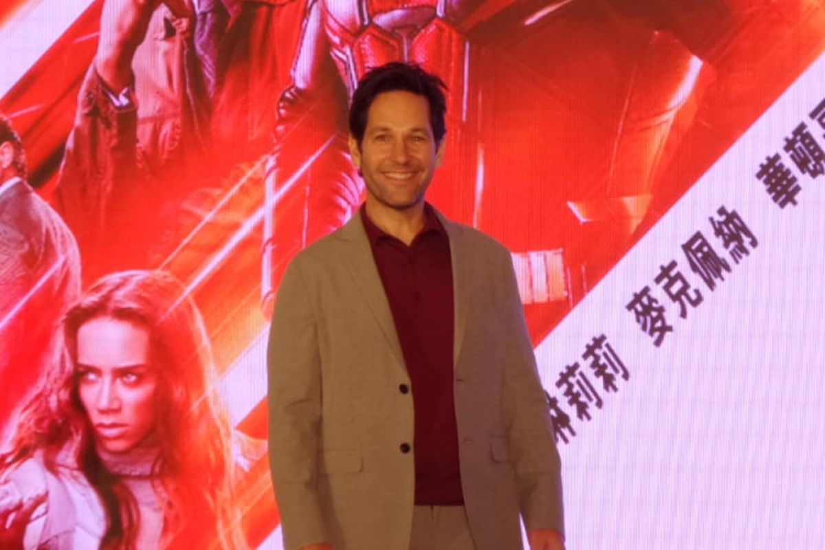 Paul Rudd berpose dalam jumpa pers film Ant-Man and The Wasp di Mandarin Oriental, Taipei, Taiwan, Selasa (13/6/2018). Ia berperan sebagai Scott Lang alias superhero Ant-Man dalam film tersebut.