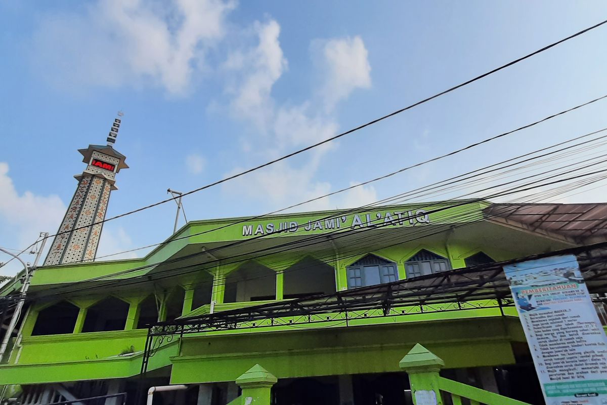 Masjid Al-Atiq Kampung Melayu di Tebet, Jakarta Selatan.