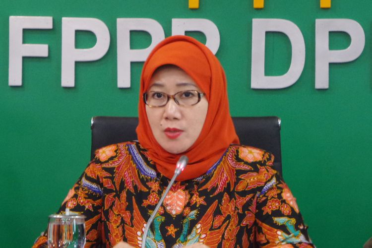 Ketua Fraksi PPP di DPR, Reni Marlinawati di Kompleks Parlemen, Senayan, Jakarta, Senin (27/3/2017).