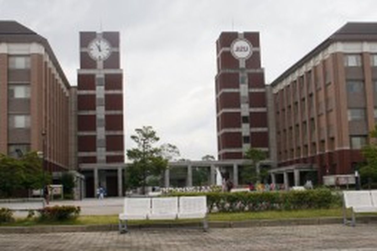 Suasana kampus Ritsumeikan Asia Pacific University (APU), Beppu, Jepang, Kamis (27/6/2013).