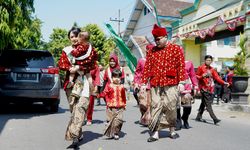 Jadi Inspektur Upacara Peringatan Kemerdekaan RI, Mas Dhito Kenakan Pakaian Adat Kabupaten Kediri