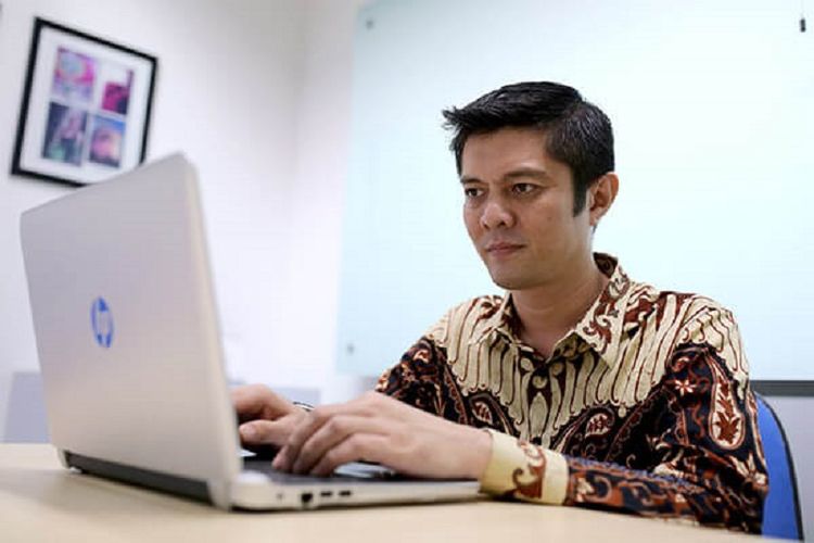 Wikipediawan pencinta bahasa Indonesia, Ivan Lanin
