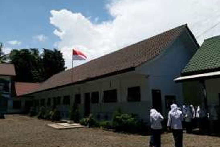 Salah satu bangunan SMP NU Terpadu Baitussalam yang didirikan oleh tenaga kerja Indonesia di Taiwan yang tergabung dalam komunitas Warga Muslim Indonesia-Taiwan Ikatan Keluarga Banyuwangi.