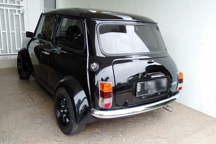 Modifikasi Toyota Agya menjadi Morris Mini Cooper garapan Cornerstone Bodyworks