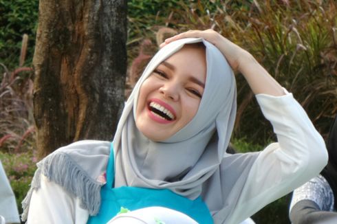 Ingin Lebih Fokus Beribadah, Dewi Sandra Tolak Sinetron Kejar Tayang