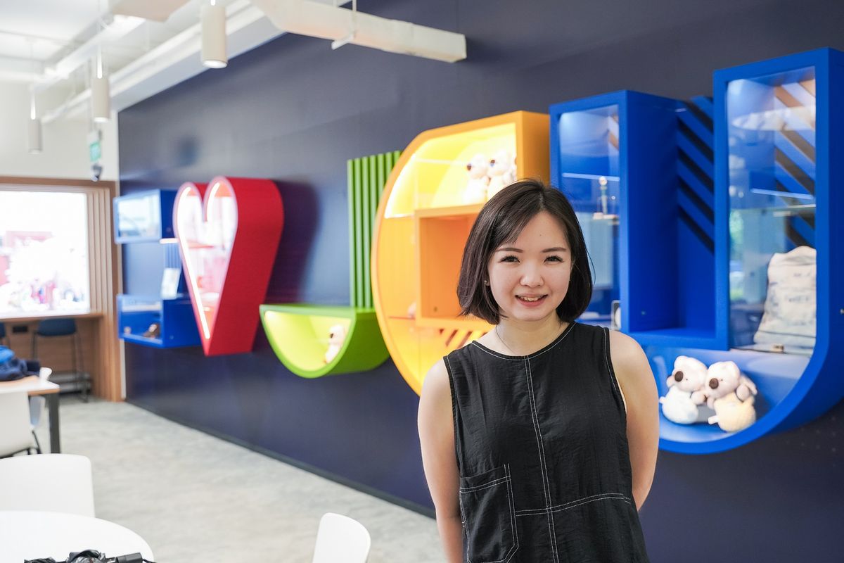 Alumnus JCU, Singapore yang sekarang memiliki bisnis Polki Indonesia, Elvina Goey.