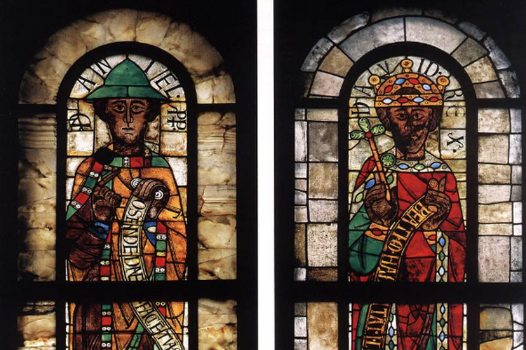 Dua dari lima jendela kaca patri tertua yang ada di katedral Augsburg, Jerman. Umurnya sudah hampir mencapai 1.000 tahun