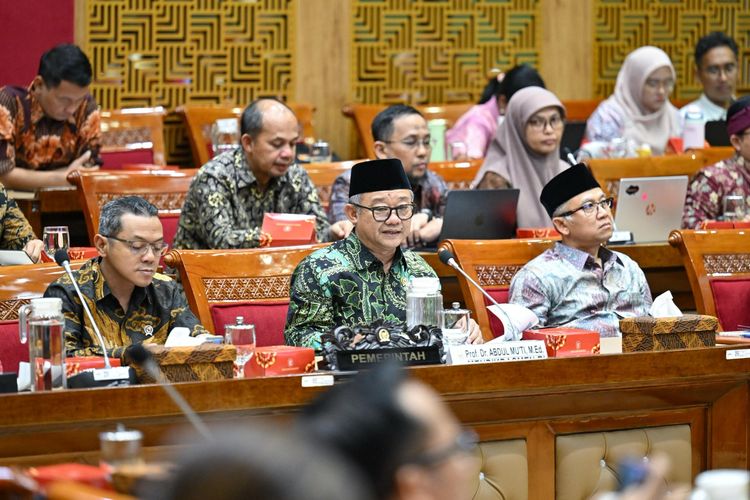 Siswa SD hingga SMA Bakal Belajar Coding dan AI Mulai Tahun Depan