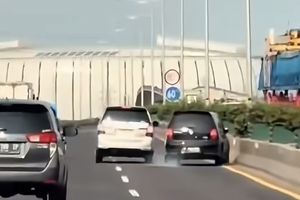 Viral Innova dan Livina Saling Senggol hingga Pengemudi Cekcok di Tol Tanjung Priok
