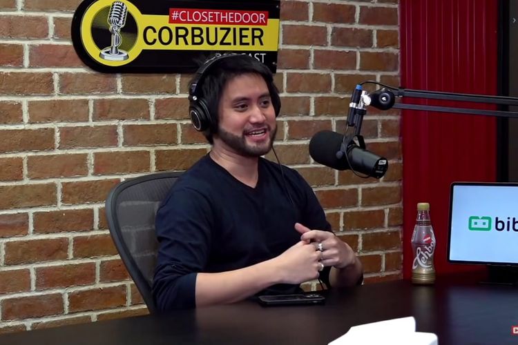 Kevin Aprilio berbincang dengan Deddy Corbuzier. (Bidikan layar YouTube Deddy Corbuzier). 