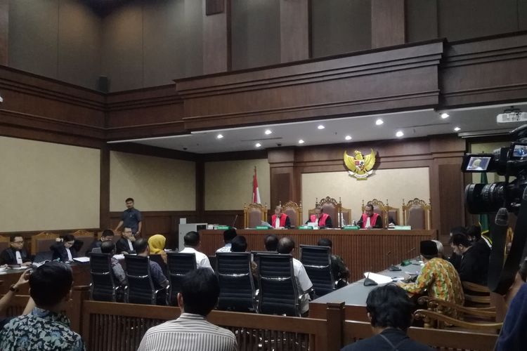 Sidang lanjutan terdakwa Kepala Kantor Kementerian Agama Kabupaten Gresik, Muafaq Wirahadi dan Kepala Kantor Wilayah Kemenag Provinsi Jawa Timur, Haris Hasanudin di Pengadilan Tipikor Jakarta, Rabu (3/7/2019).