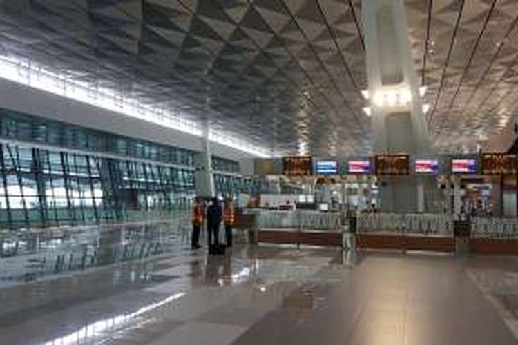 Salah satu sudut di area check in Terminal 3 Bandara Soekarno-Hatta, Tangerang, Kamis (4/8/2016). Terminal terbesar se-Indonesia ini akan dioperasikan pada 9 Agustus 2016 mendatang, dengan melayani penerbangan domestik maskapai Garuda Indonesia. 