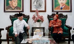 Silaturahmi dengan Gus Kikin dan Keluarga, Risma Ceritakan Kedekatannya dengan NU