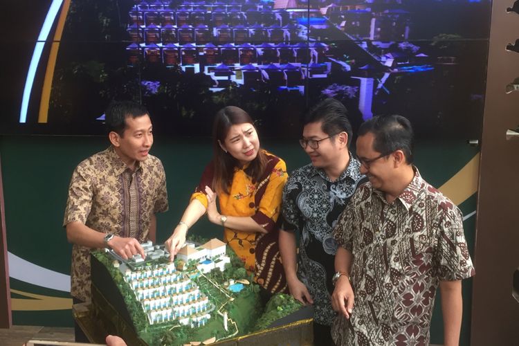 Jajaran direksi PT Metropolitan Land Tbk saat mengenaklan Royal Venya Ubud di Jakarta, Rabu (15/11/2017).