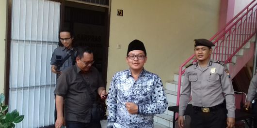 Wali Kota Malang Terpilih yang juga Plt Wali Kota Malang Sutiaji saat memenuhi panggilan pemeriksaan penyidik KPK di Aula Bhayangkari Mapolres Malang Kota, Jumat (31/8/2018)